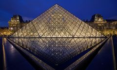 Palais du Louvre - Pyramide du Louvre - 09