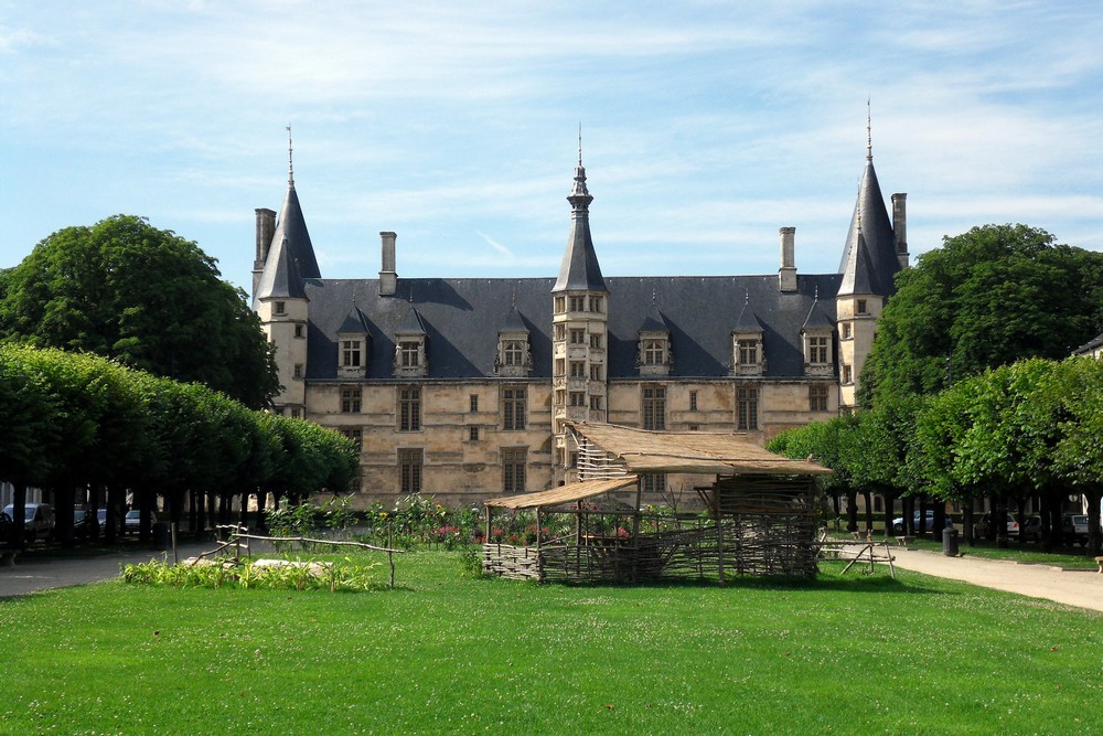 palais Ducal , Nevers 58000