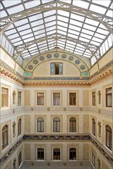 Palais Equitable, Blick auf die Fassade im Innenhof