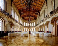 Palais Ferstel - Gedeckte Tische im Festsaal