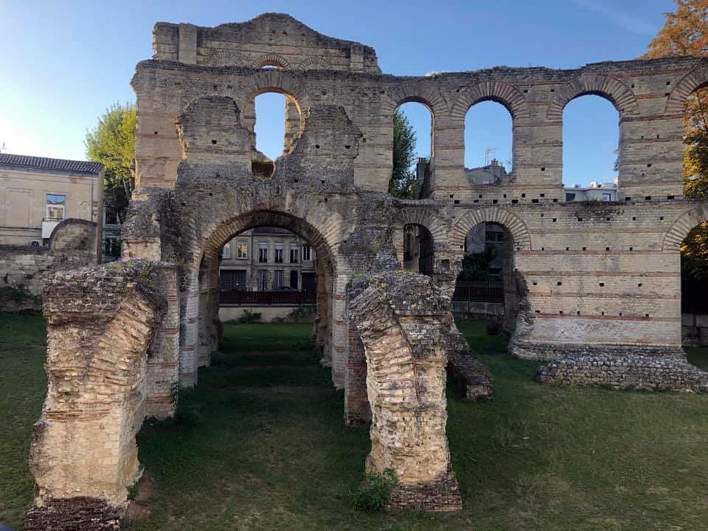 palais gallien , bordeaux versus couleur 