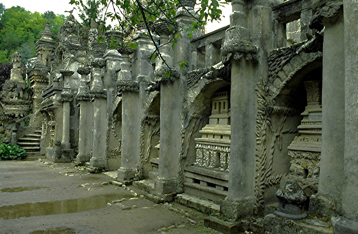 PALAIS IDEAL DU FACTEUR CHEVAL Le déambulatoire