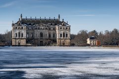 Palais mit Schlossteich