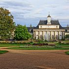 Palais mit Uhrturm (2)