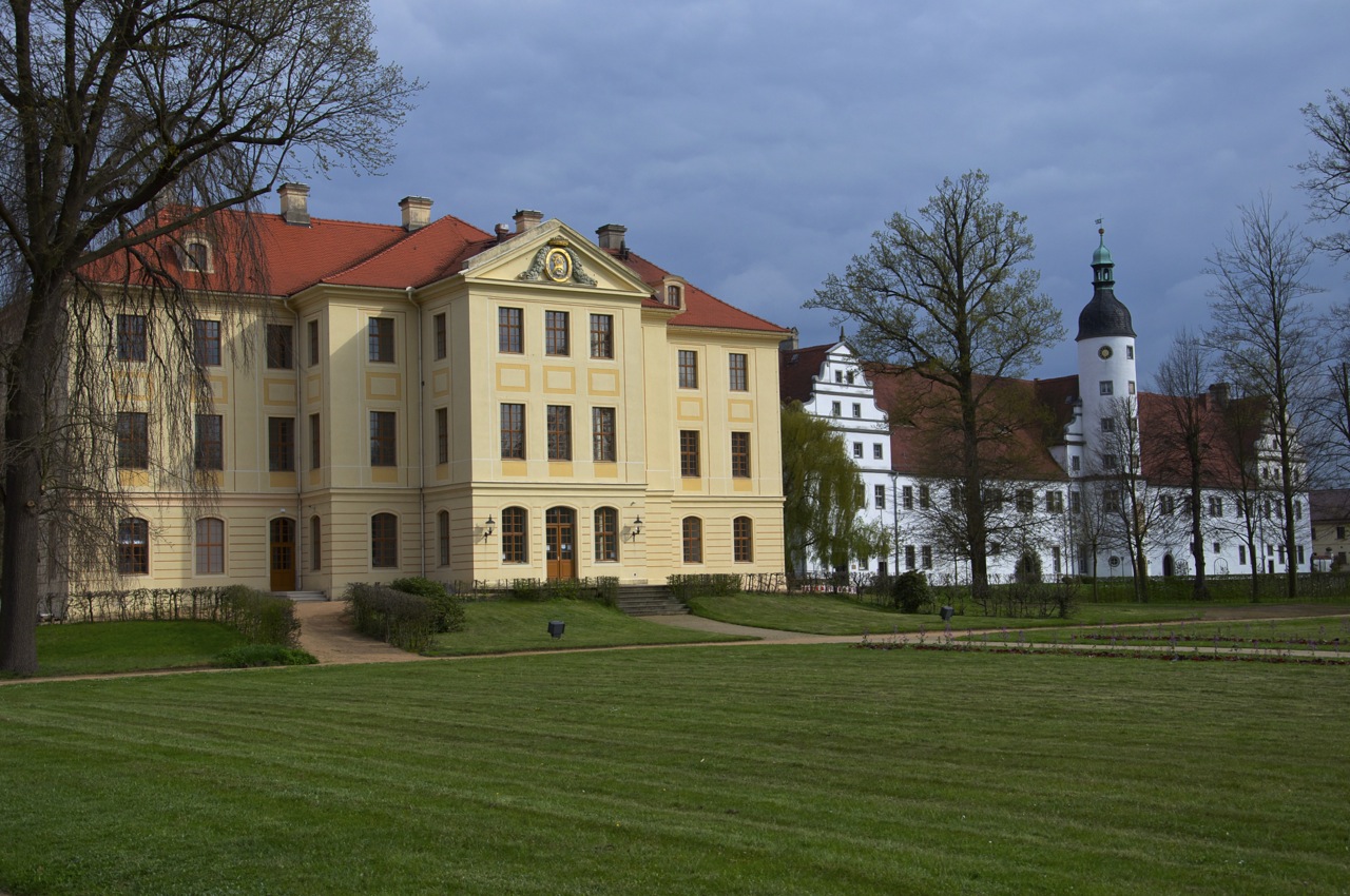 Palais und Schloss