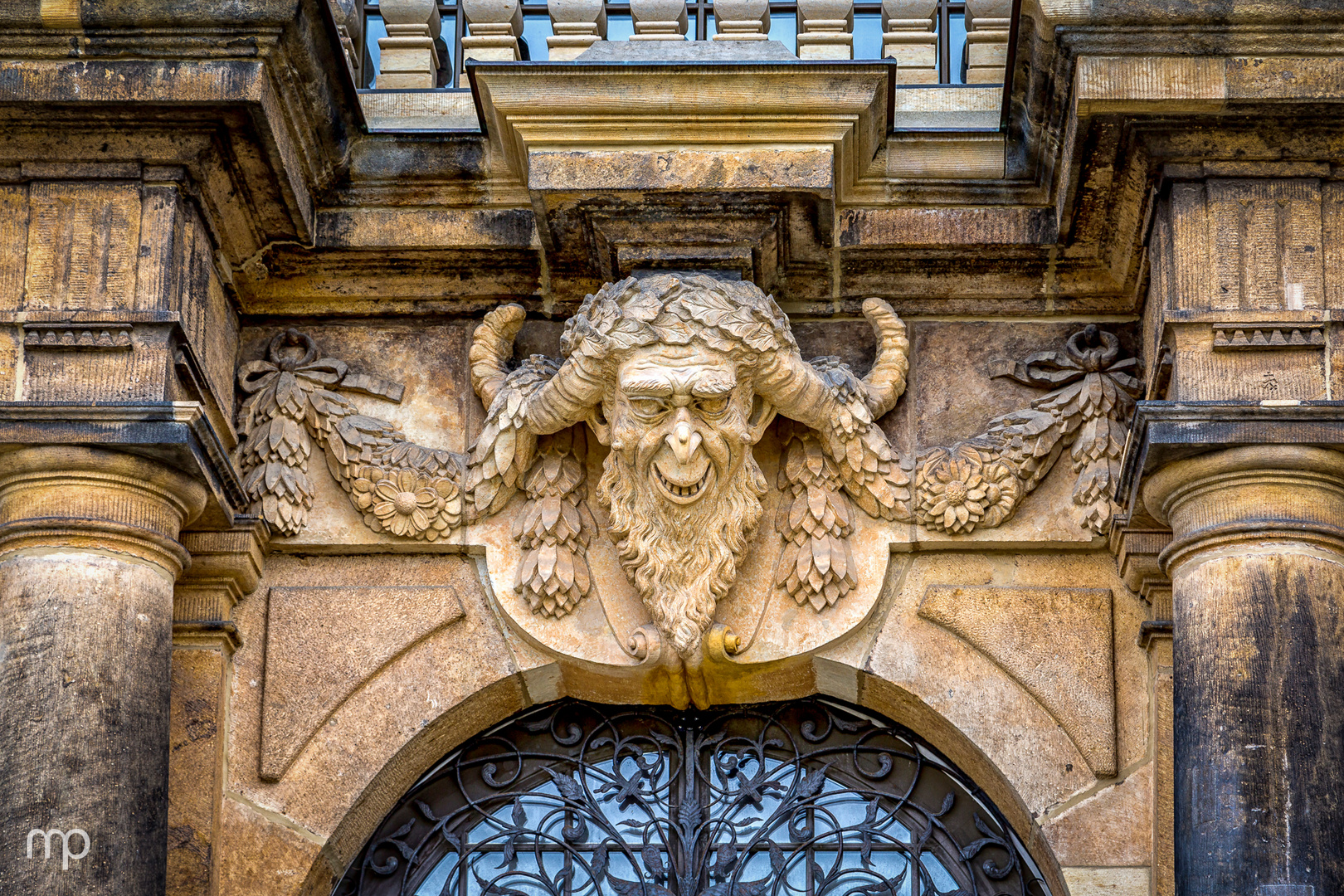 Palaisdetail