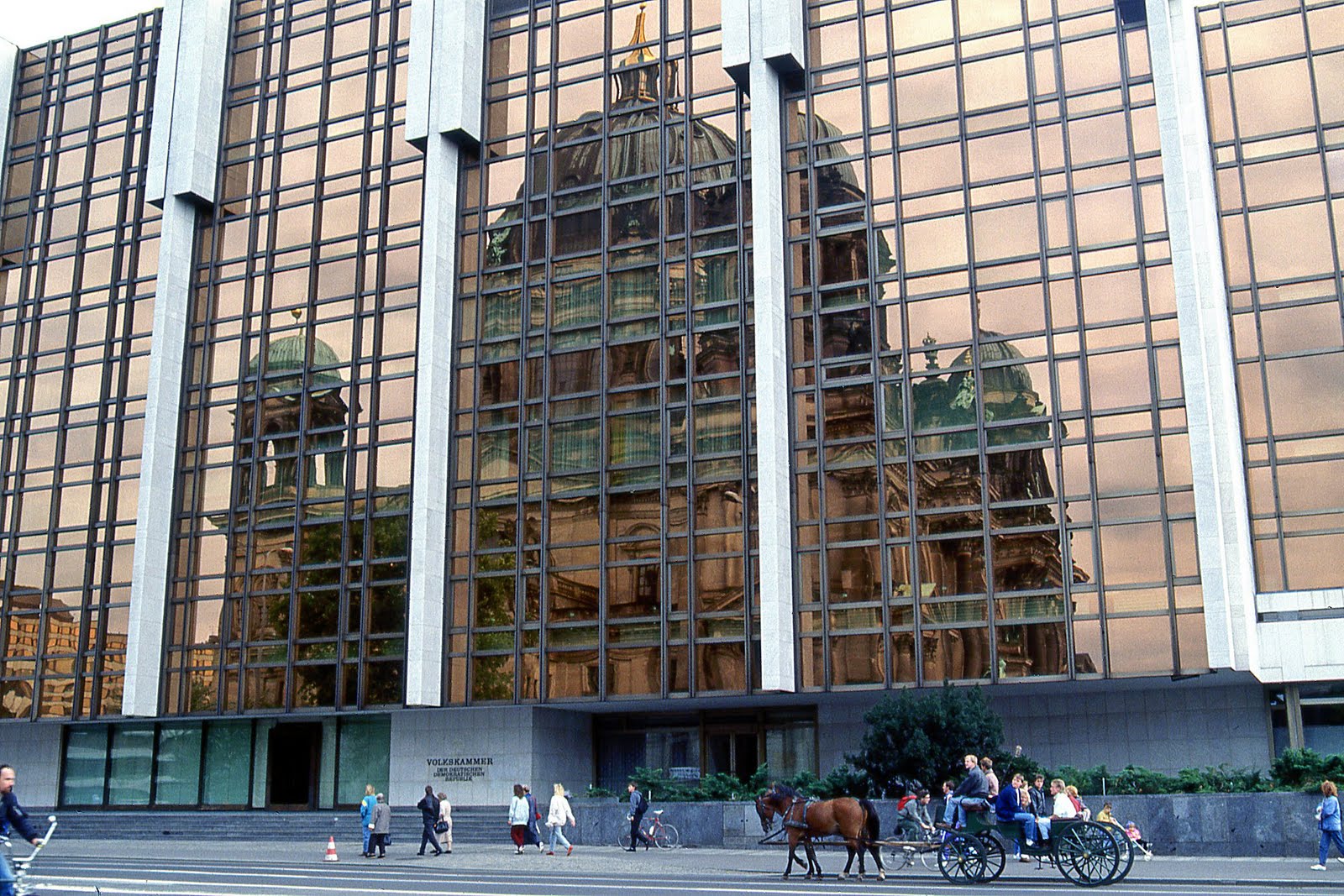 Palast der Republik 1990