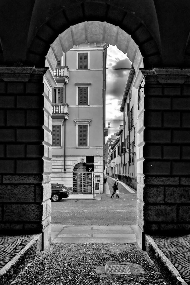 Palazzo Canossa, portico