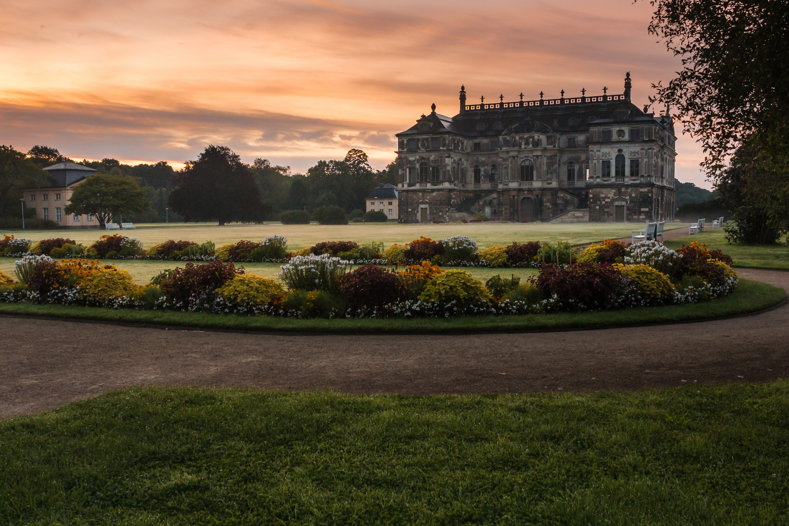 Pallais im großen Garten zum Sonnenaufgang (Dresden)