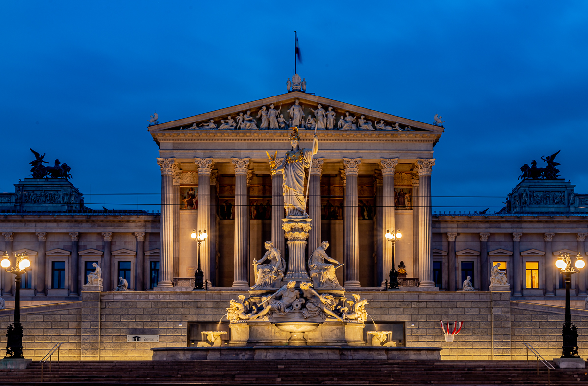 Pallas Athene Brunnen vor dem Parlament in Wien