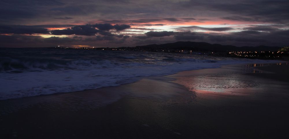 Palma de Mallorca by night by Nora Dorian 