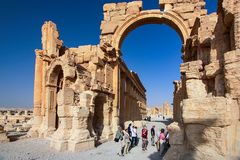 Palmyra: Das Hadrianstor an der grossen Säulenstrasse (1) (Archivaufnahme 2009)
