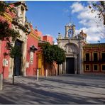 Palomas frente al Gran Poder. Sevilla tiene un color especial...