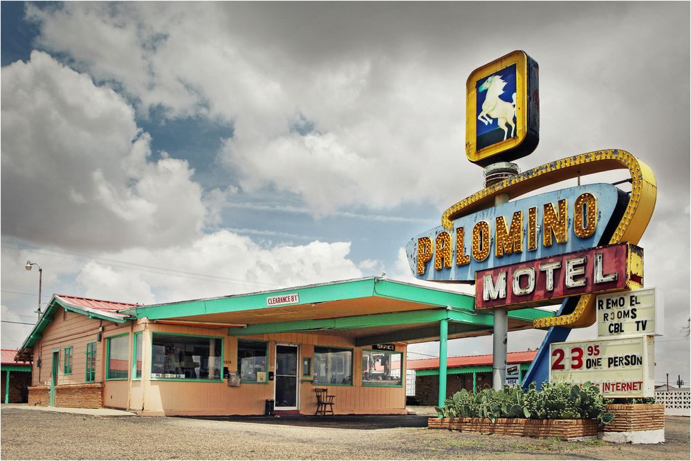 Palomino Motel