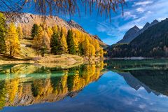 Palpuogna lake mirror