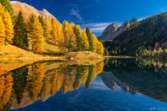 Palpuogna lake mirror