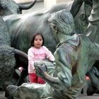 Pamplona, Dento al monumento della Feria