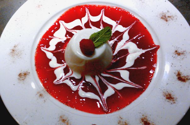 Pana cotta am Himbeer - Saucenspiegel