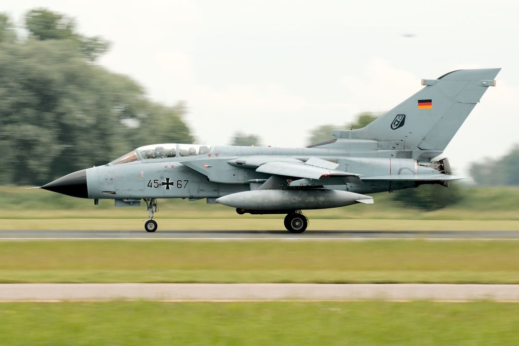 Panavia Tornado Landing at Neuburg Airbase (ETSN)