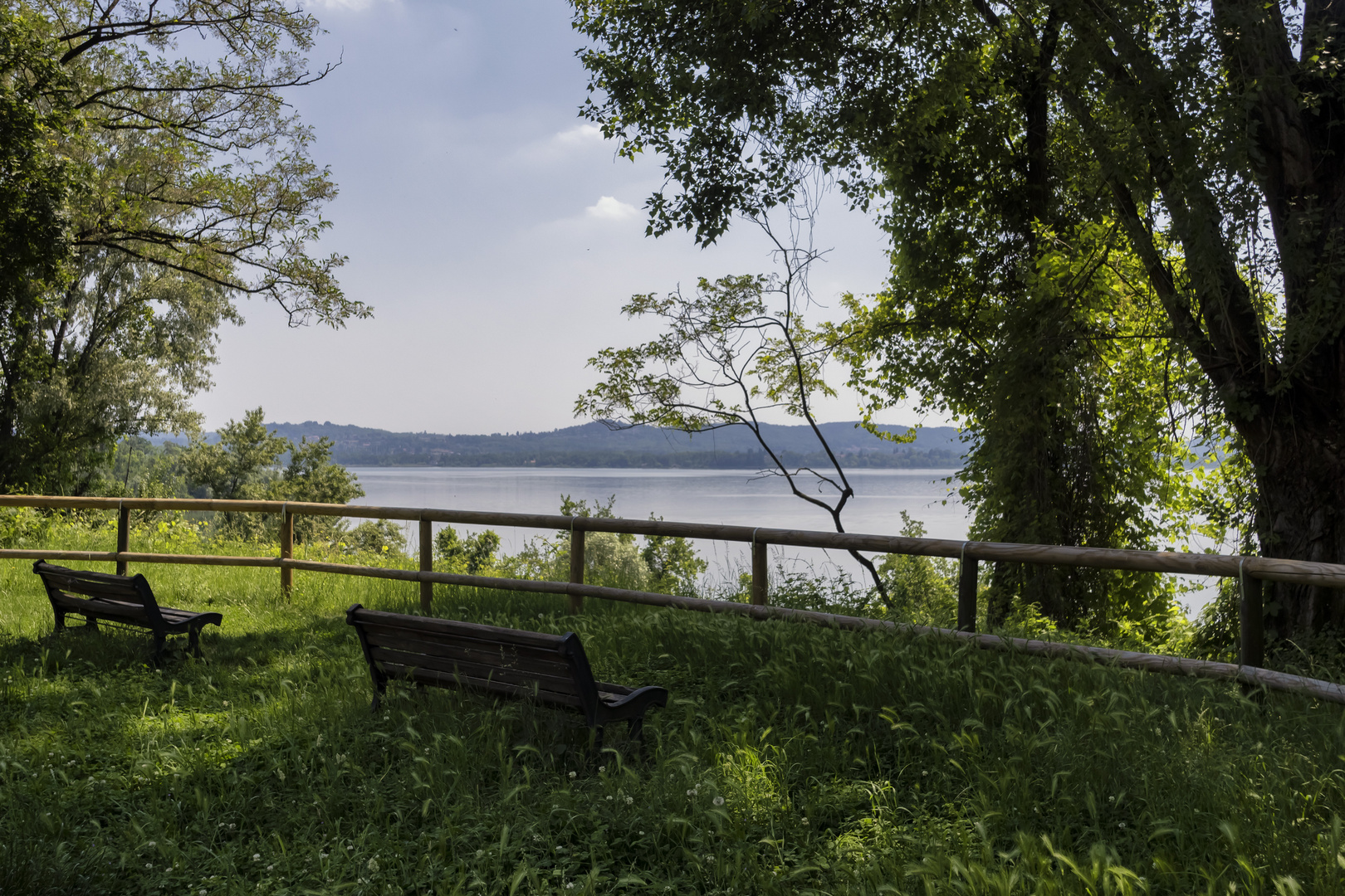 Panchine vista lago