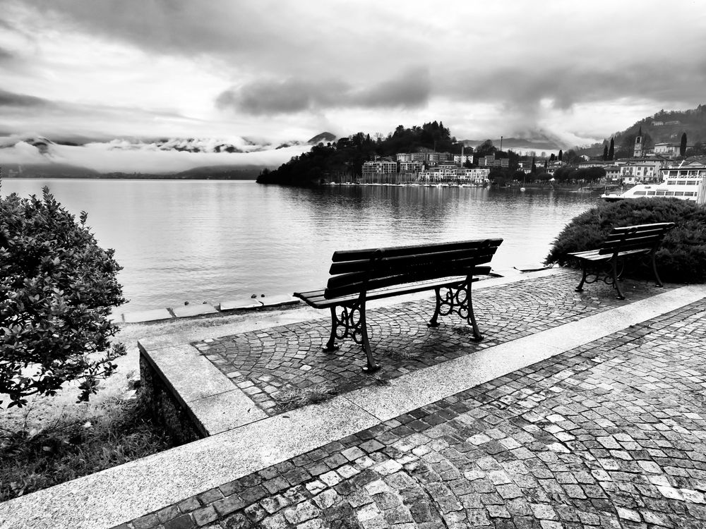 Panchine vista lago