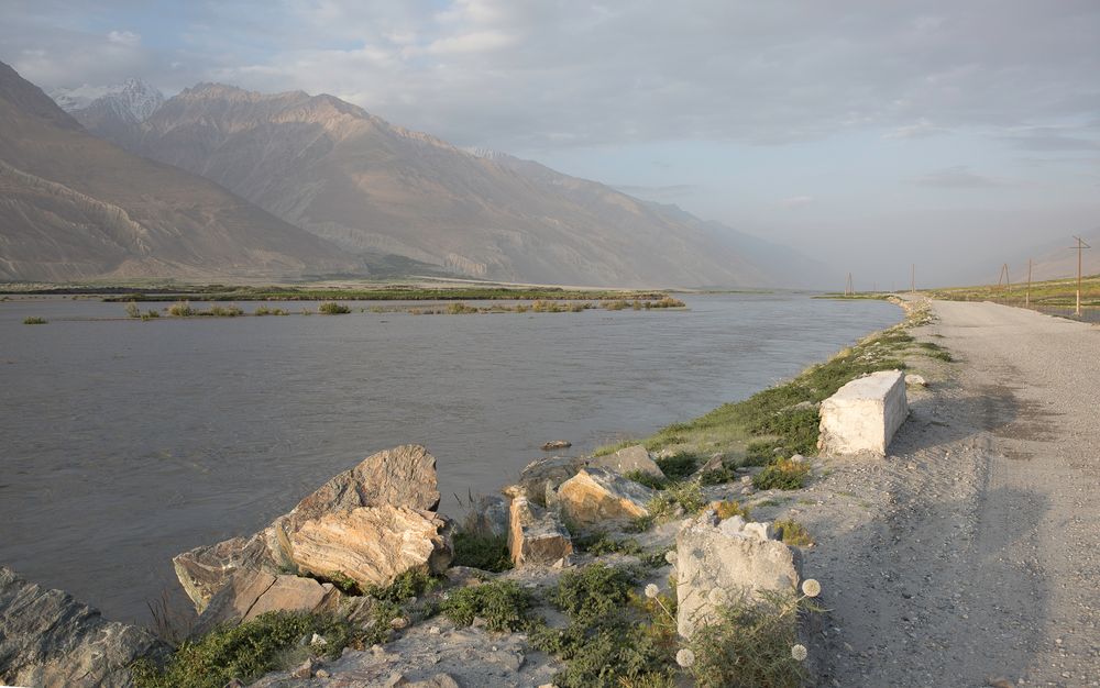 [ … Panj River - Wakhan Korridor]