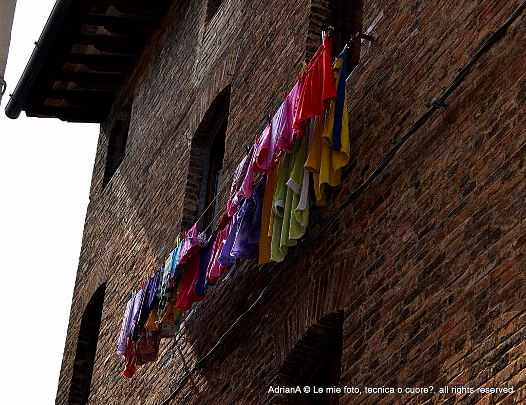 Panni stesi a San Gimignano