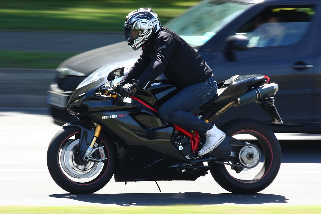 Panning shot Ducati 1198 sp