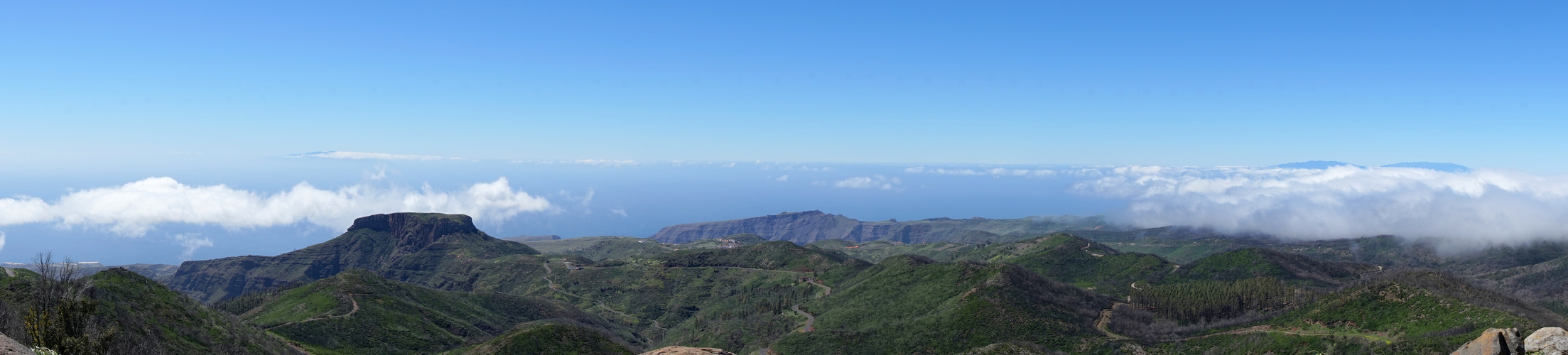 PANO: Desde el alto del Garajonay - im Hintergrund El Hierro UND La Palma