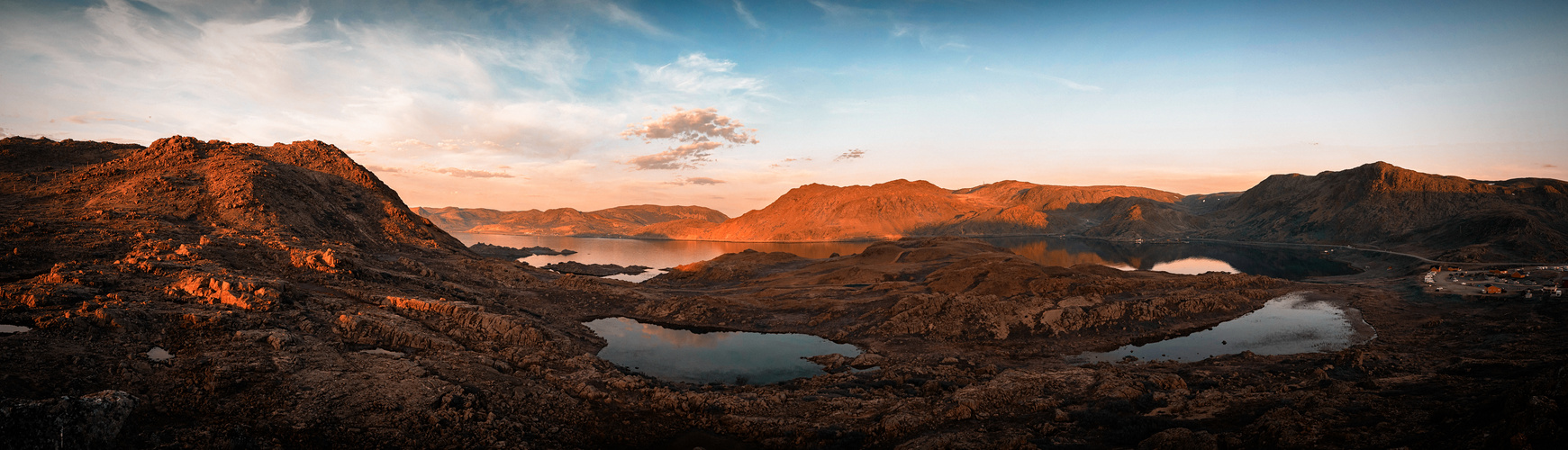 Pano Nordkappinsel Mitternacht red.