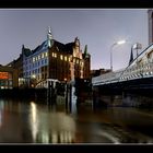 Pano unter einer Brücke in der Speicherstadt