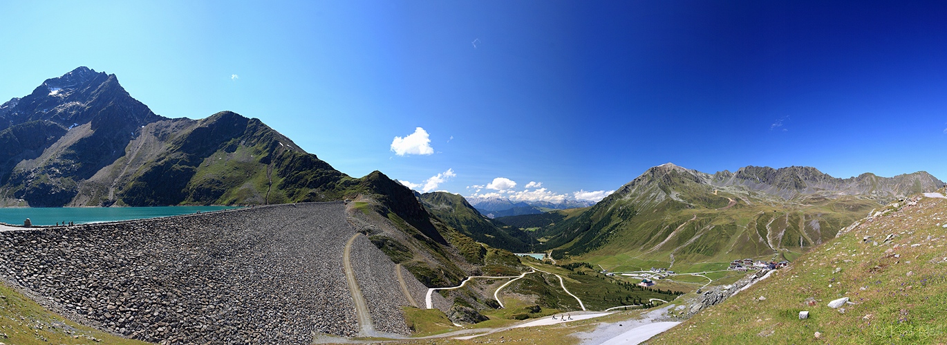 Pano vom Finstertaler Naturstaudamm über Kühtai.