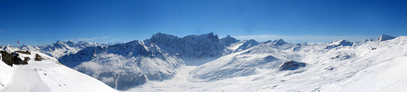 Panorama am Piz Martegnas 2670m