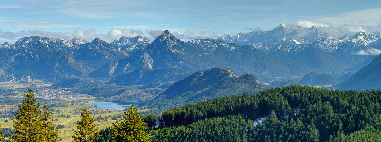  Panorama - Ammergebirge und Zugspitzmassiv 