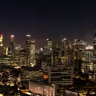 Panorama auf das Bankenviertel von Singapur bei Nacht
