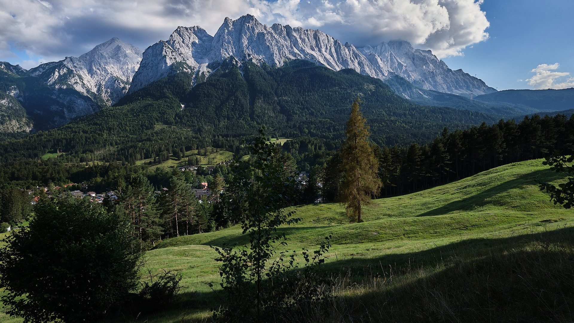 Panorama auf das Zugspitzmaßiv