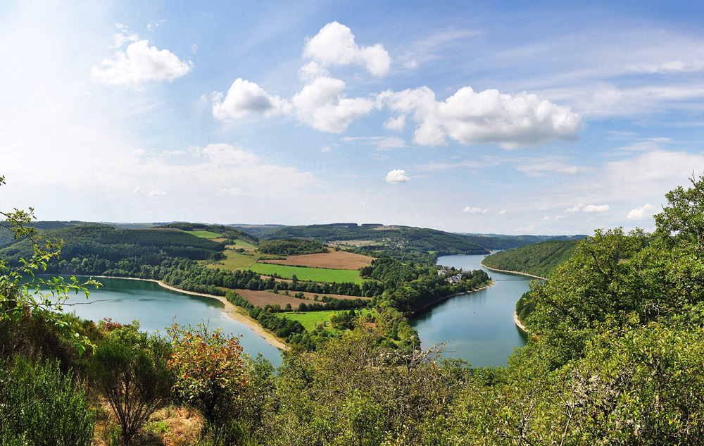 Panorama auf den Obersauerstausee bei Lultzhausen