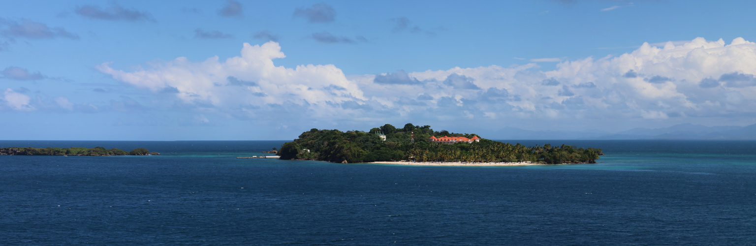 Panorama Bacardi Insel - Isla Cayo Levantado 