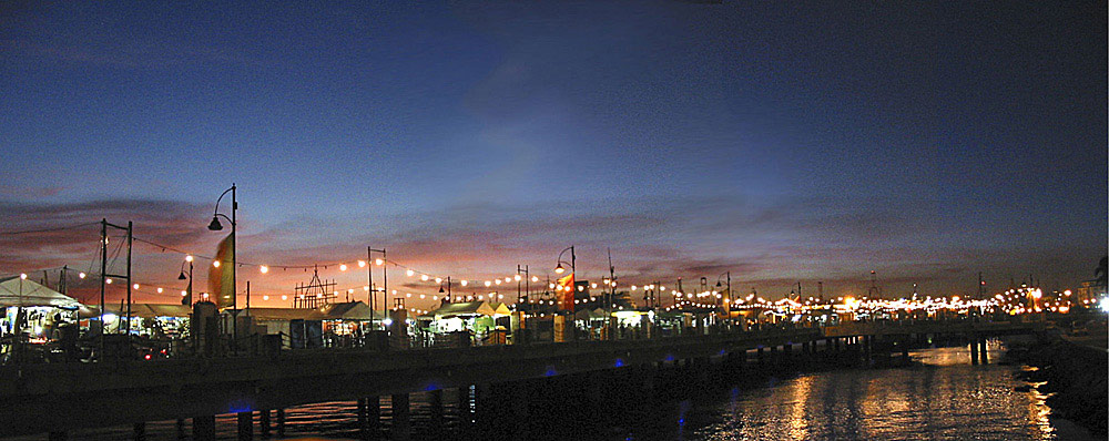 Panorama: Baywalk, Manila, Philippinen von Christian Aguilar