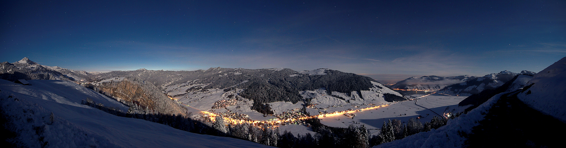 Panorama bei Vollmond by Rolfes Gerd 