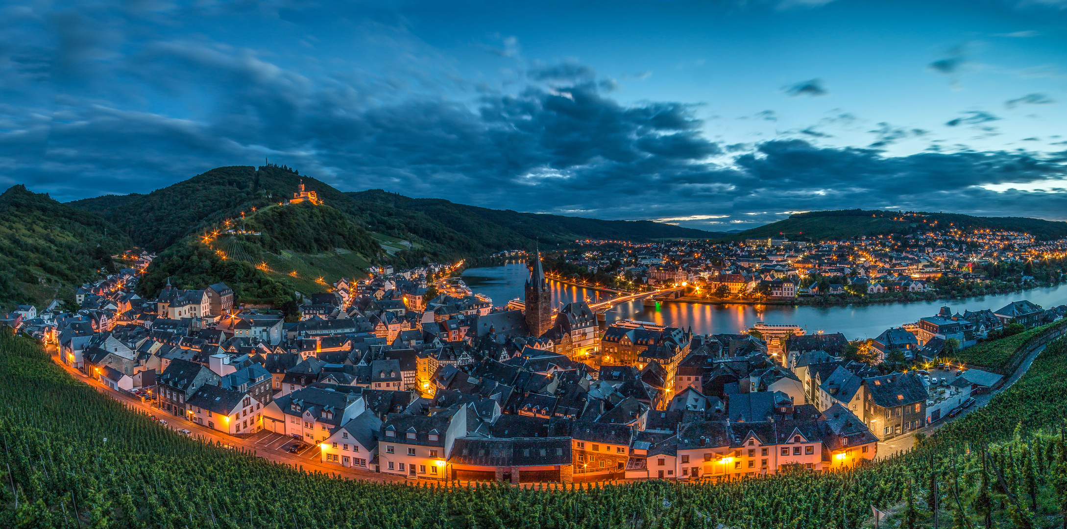 Panorama Bernkastel bei Nacht