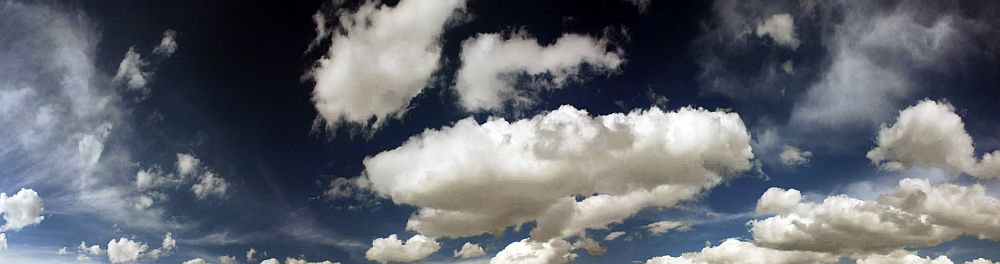 Panorama: bewölkter Himmel