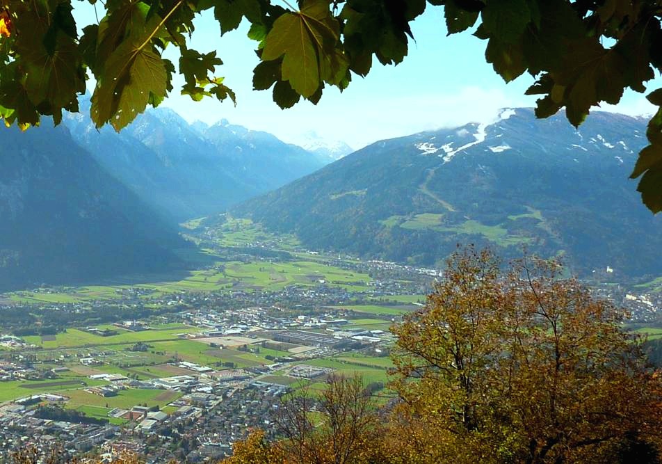 Panorama-Blick vom Alpengasthof "Zur schönen Aussicht" auf Lienz und Lienzer Dolomiten