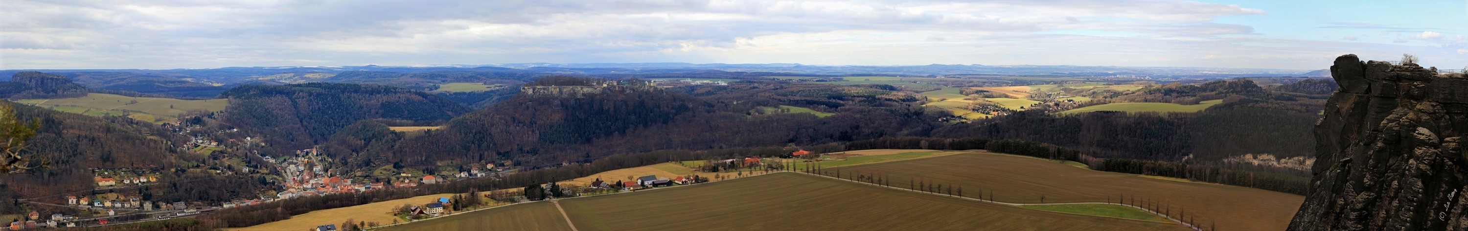 Panorama - Blick vom Lilienstein auf Sachsen (2x aufs Foto klicken)