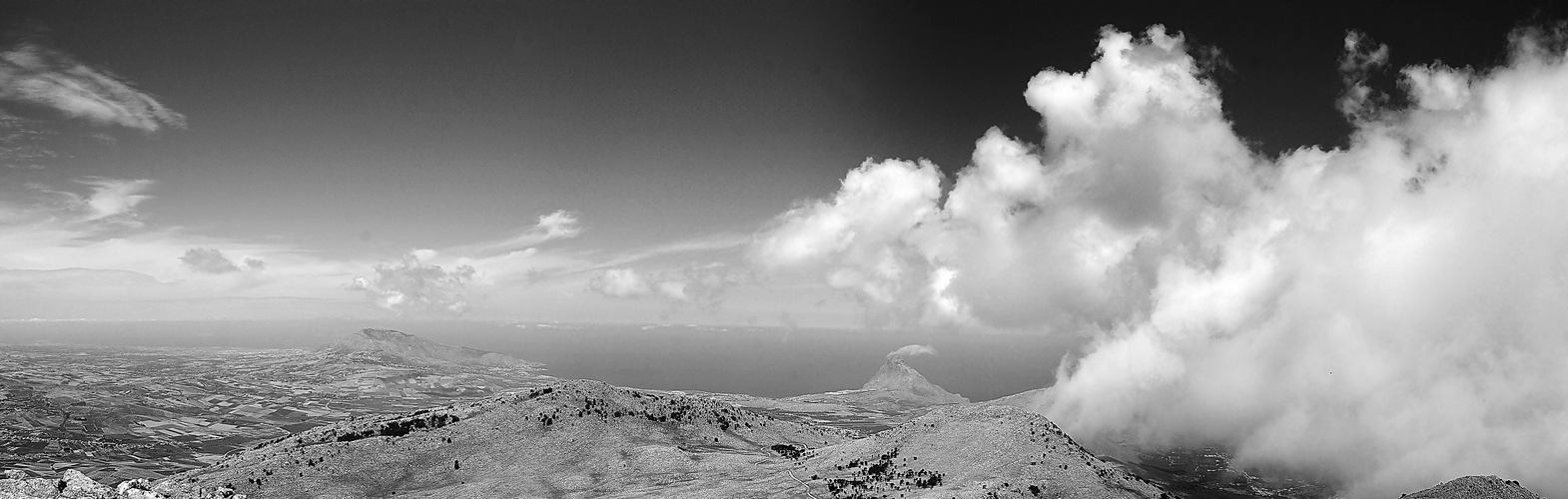 panorama bn da monte Sparacio