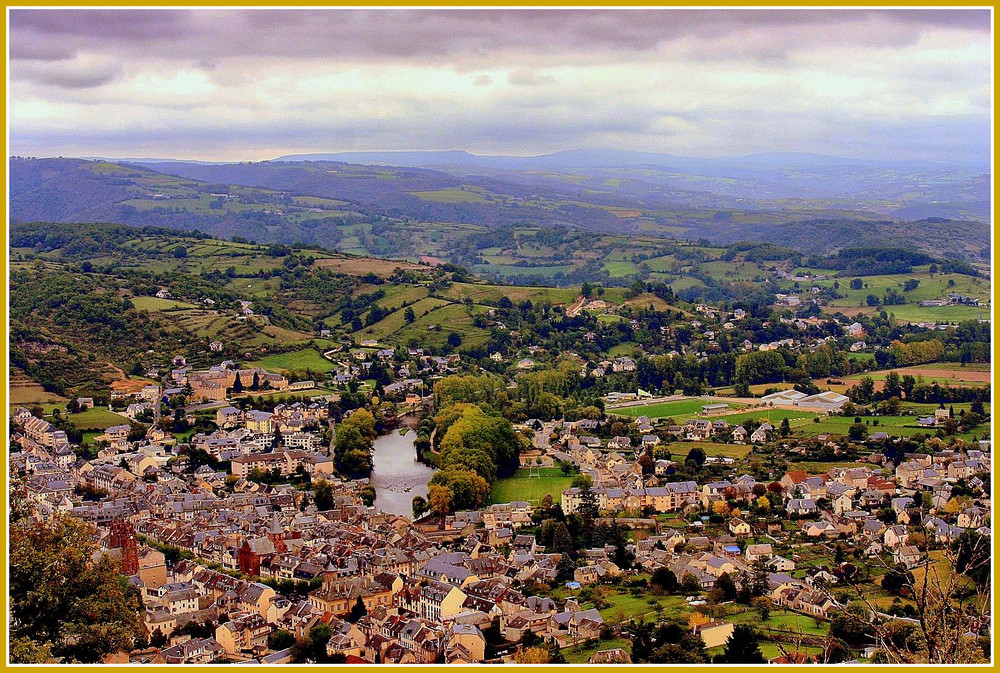 PANORAMA D 'ESPALION ( AVEYRON )