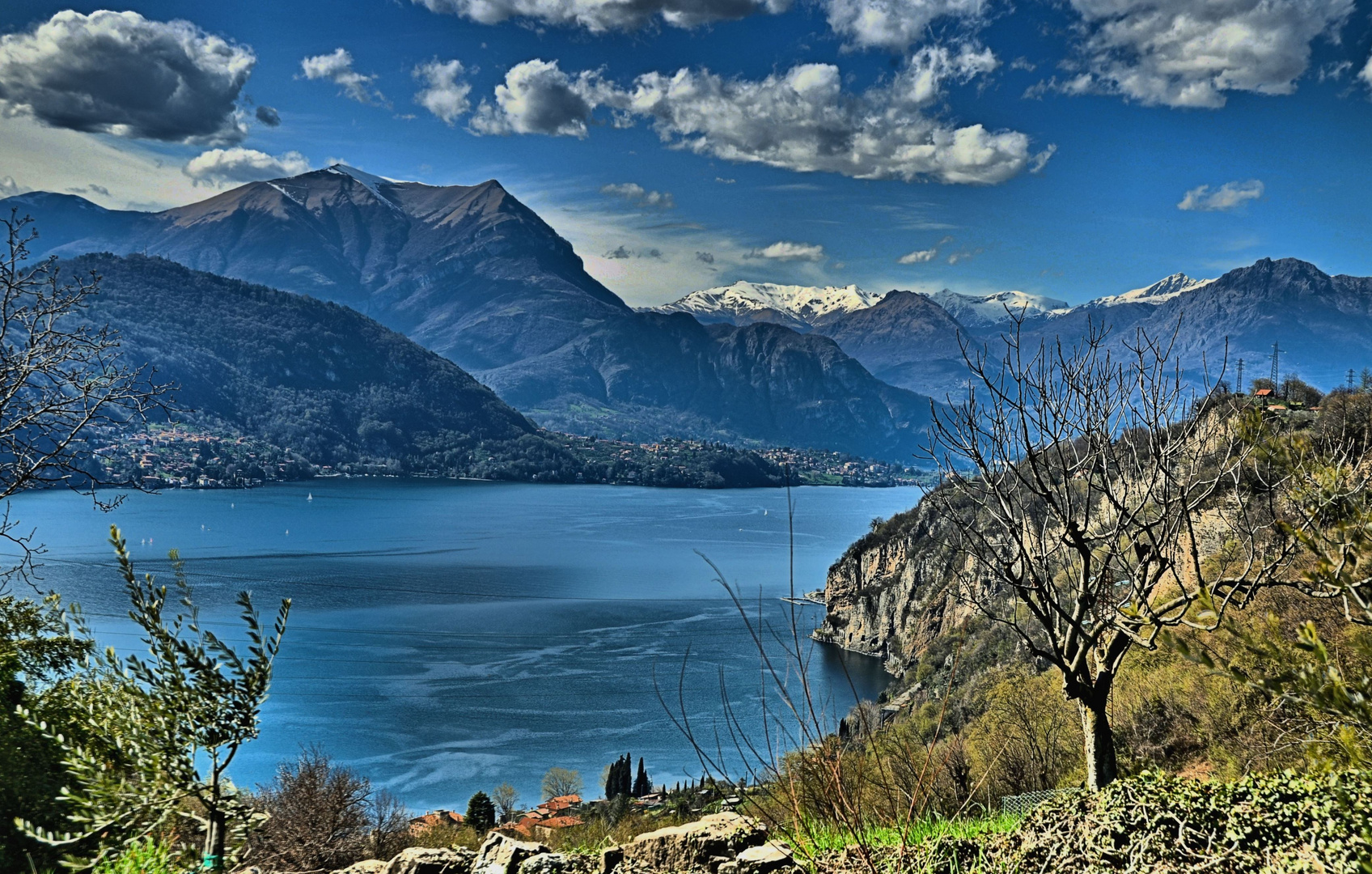 Panorama del lago di Como ( Ramo di Lecco)