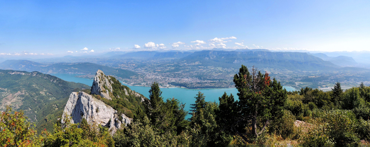 Panorama depuis le point de vue de la Dent du Chat