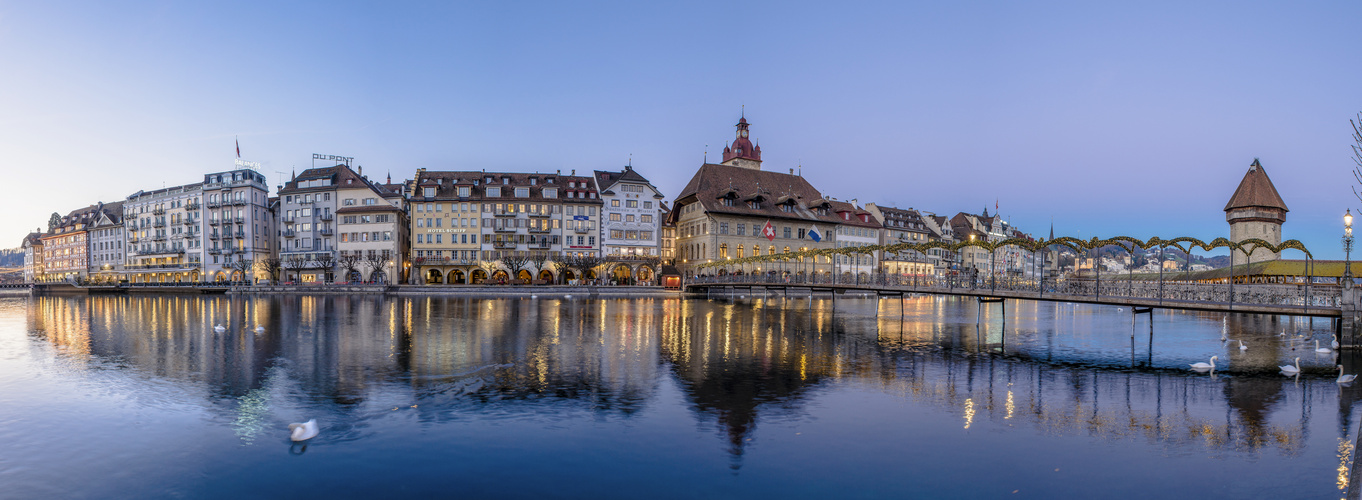 Panorama der luzerner Altstadt im Advent