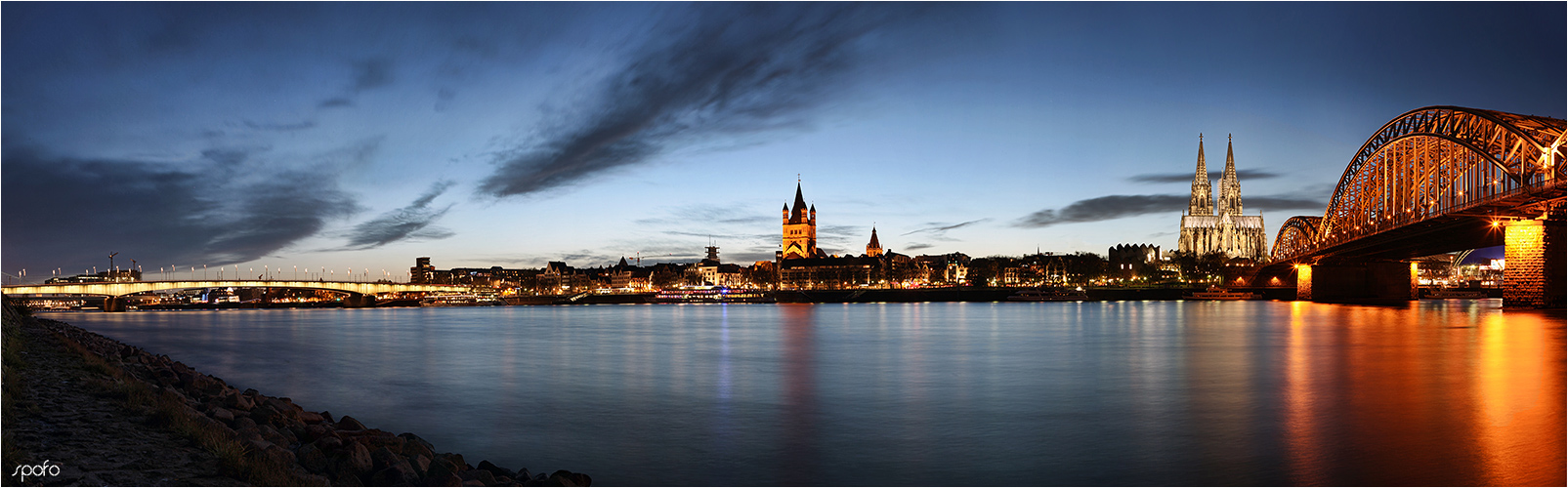 Panorama des Kölner Rheinufers